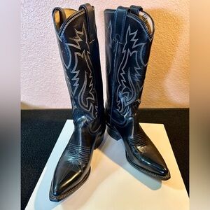 Women’s JUSTIN Black Western Boots Size 5B. V4532 Excellent Condition